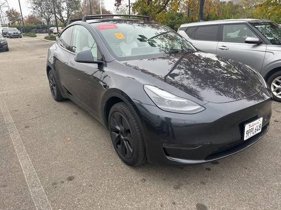 TESLA MODEL Y 2025 7SAYGDED8SF219717 image TESLA MODEL Y 2025 7SAYGDED8SF219717 image